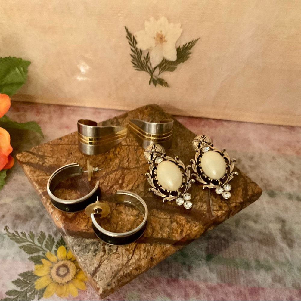 Bundle of Vintage Stylish Earrings in Gold and Silver